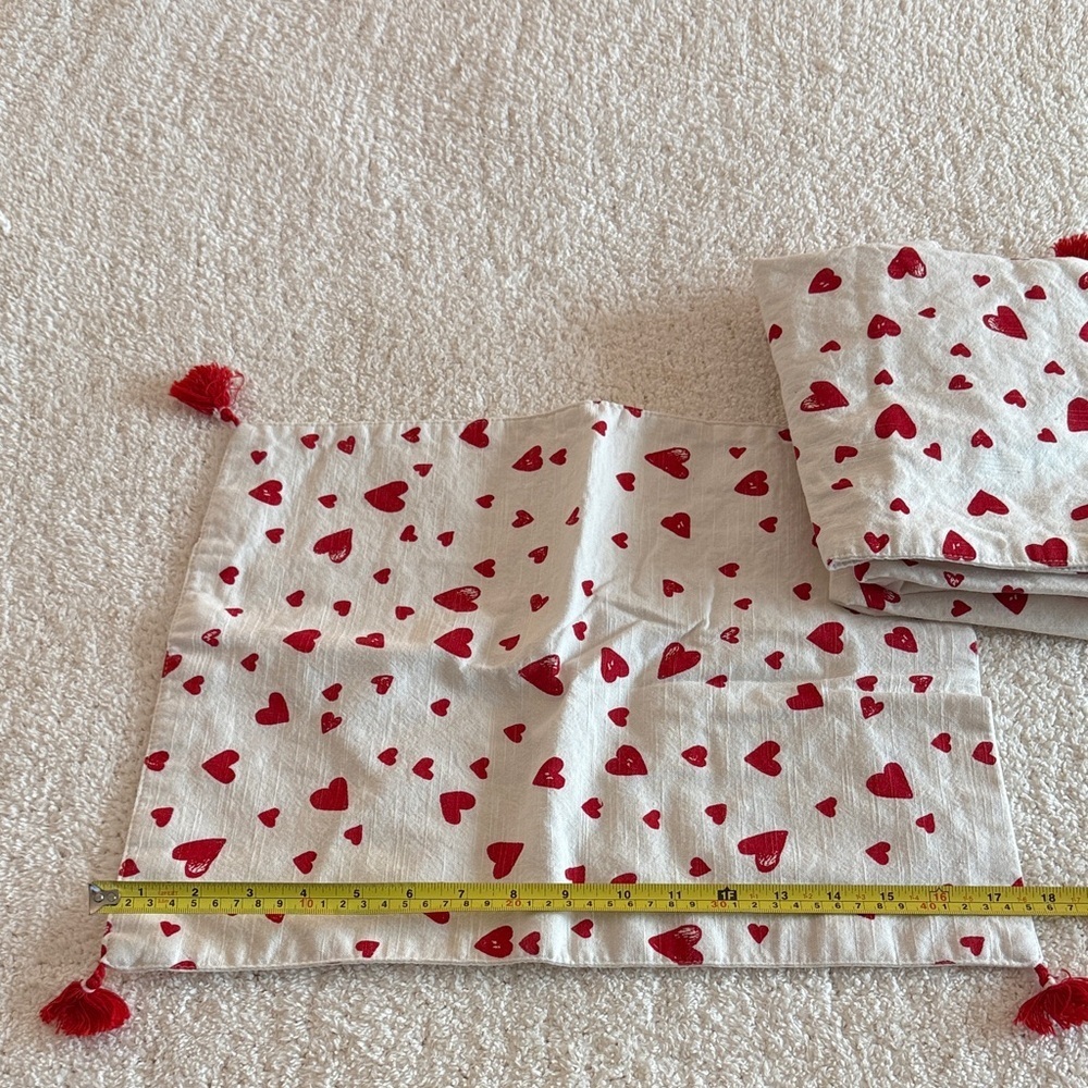 Red Heart Patterned Placemats / set of 4 - Picture 2 of 5